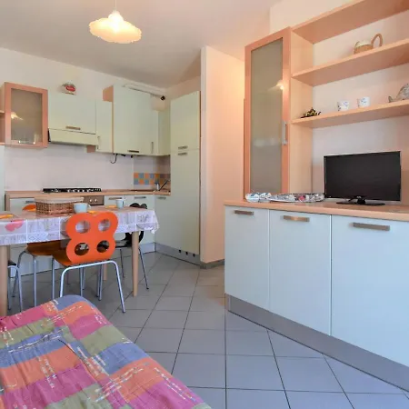 Solmare-42 By Interhome Rosapineta